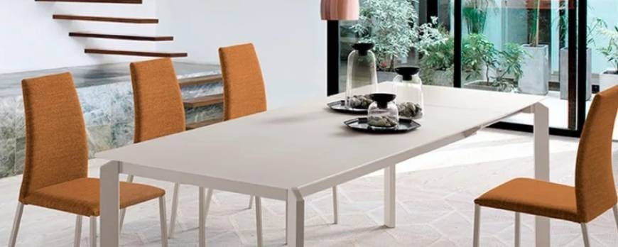 Descubre las mesas de comedor en distintos materiales para tu hogar